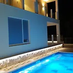 Luxury Star Lights - Heated Pool, Hot Tub, Gym, Billiard
