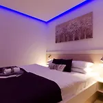 Luxury Star Lights - Heated Pool, Hot Tub, Gym, Billiard Villa