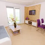 Villa Luxury Star Lights - Heated Pool, Hot Tub, Gym, Billiard *