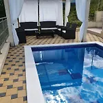 Luxury Star Lights - Heated Pool, Hot Tub, Gym, Billiard *