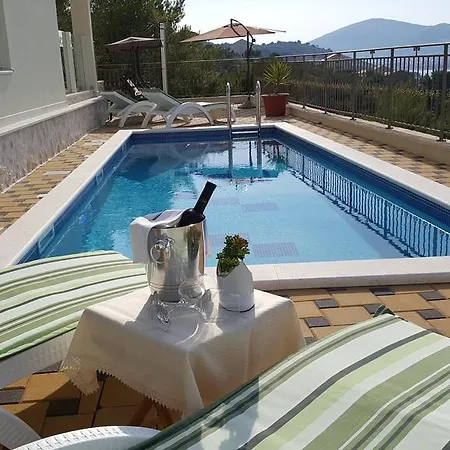 Vila Luxury Star Lights - Heated Pool, Hot Tub, Gym, Billiard