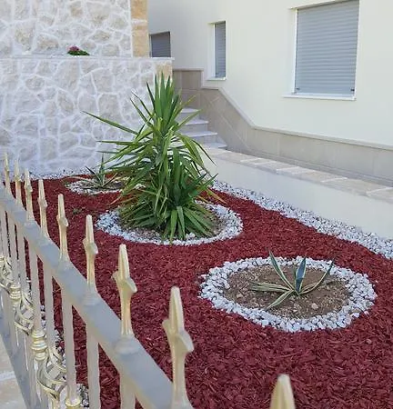 Luxury Star Lights - Heated Pool, Hot Tub, Gym, Billiard Vila *