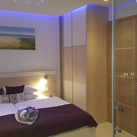 Vila Luxury Star Lights - Heated Pool, Hot Tub, Gym, Billiard *