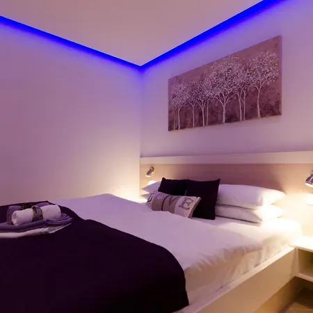 Luxury Star Lights - Heated Pool, Hot Tub, Gym, Billiard Vila