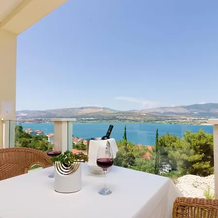 Luxury Star Lights - Heated Pool, Hot Tub, Gym, Billiard Vila Trogir