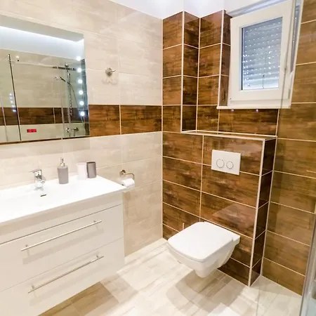 Villa Luxury Star Lights - Heated Pool, Hot Tub, Gym, Billiard Trogir