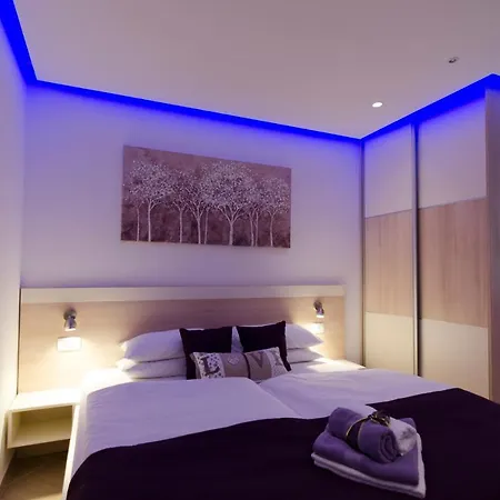 Vila Luxury Star Lights - Heated Pool, Hot Tub, Gym, Billiard Trogir