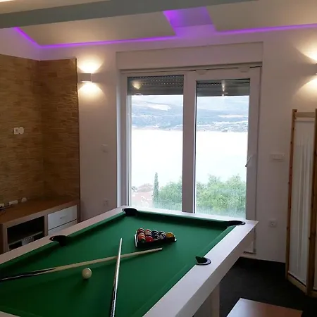Villa Luxury Star Lights - Heated Pool, Hot Tub, Gym, Billiard Trogir