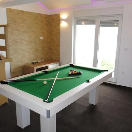 Villa Luxury Star Lights - Heated Pool, Hot Tub, Gym, Billiard Trogir