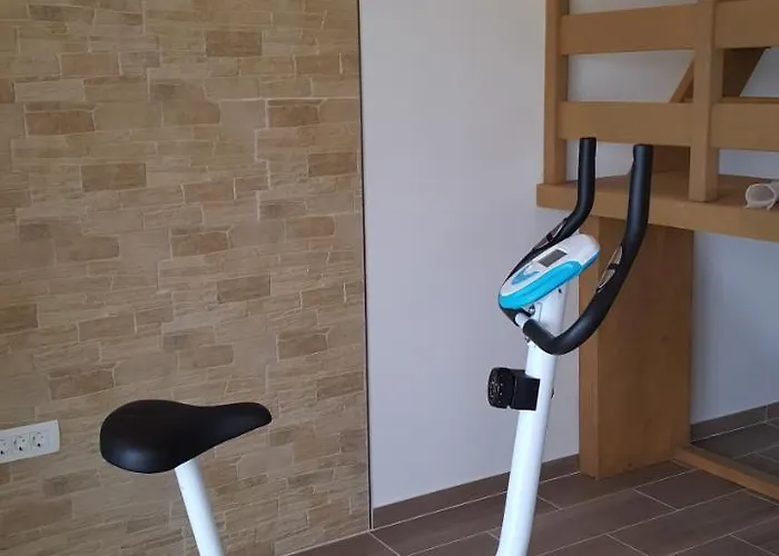 Luxury Star Lights - Heated Pool, Hot Tub, Gym, Billiard Villa