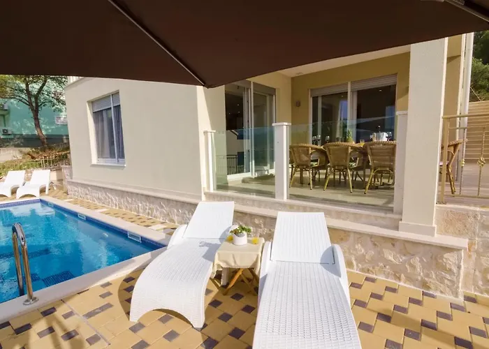 Villa Luxury Star Lights - Heated Pool, Hot Tub, Gym, Billiard *