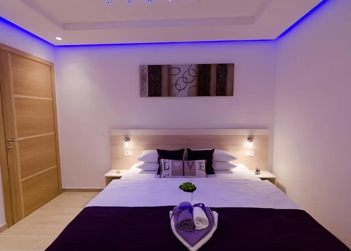 Luxury Star Lights - Heated Pool, Hot Tub, Gym, Billiard Villa